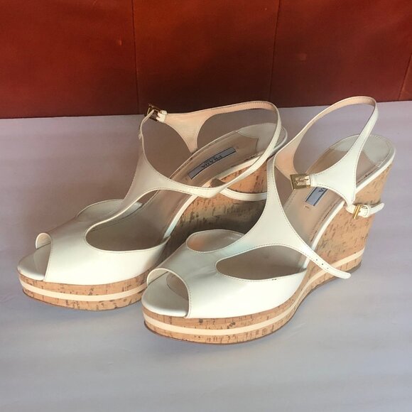 PRADA: Off-White Patent Leather Cork Wedge Sandals EU 40 / US 9 1/2 - Picture 5 of 9